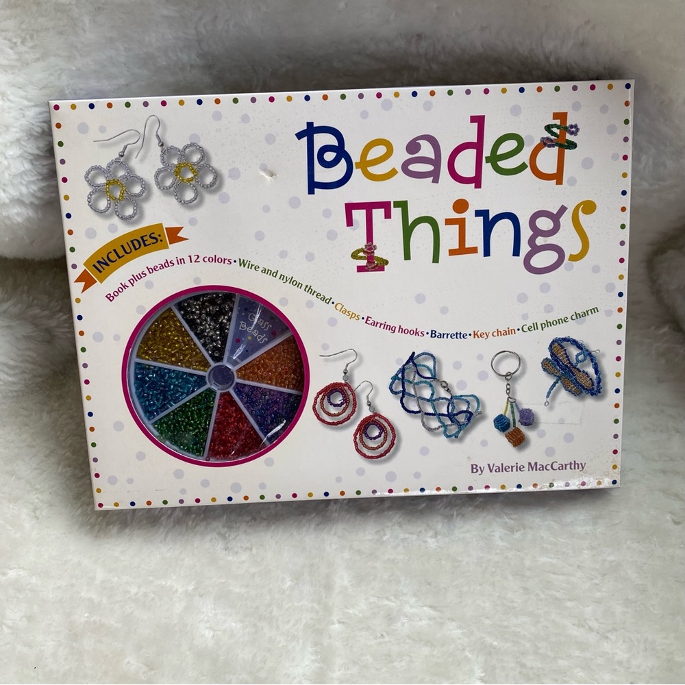 Barnes & Noble Beaded Things jewelry craft kit